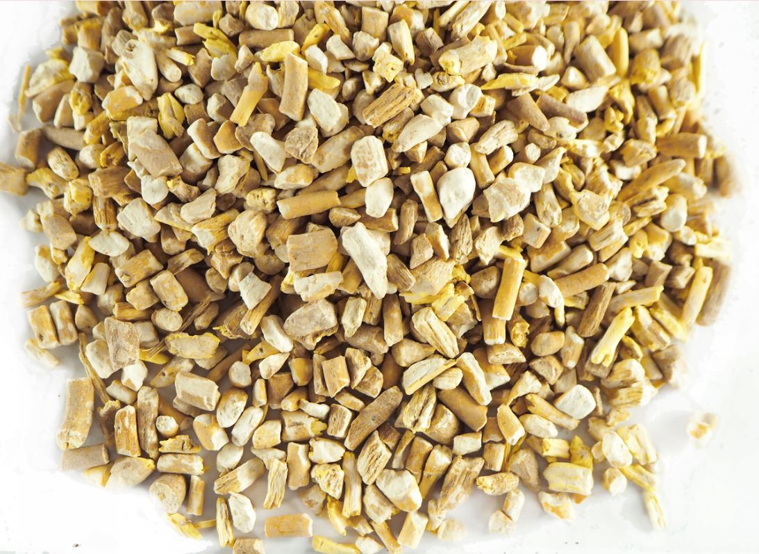 Krojony korzeń ashwagandhy Withania somnifera - surowiec zielarski